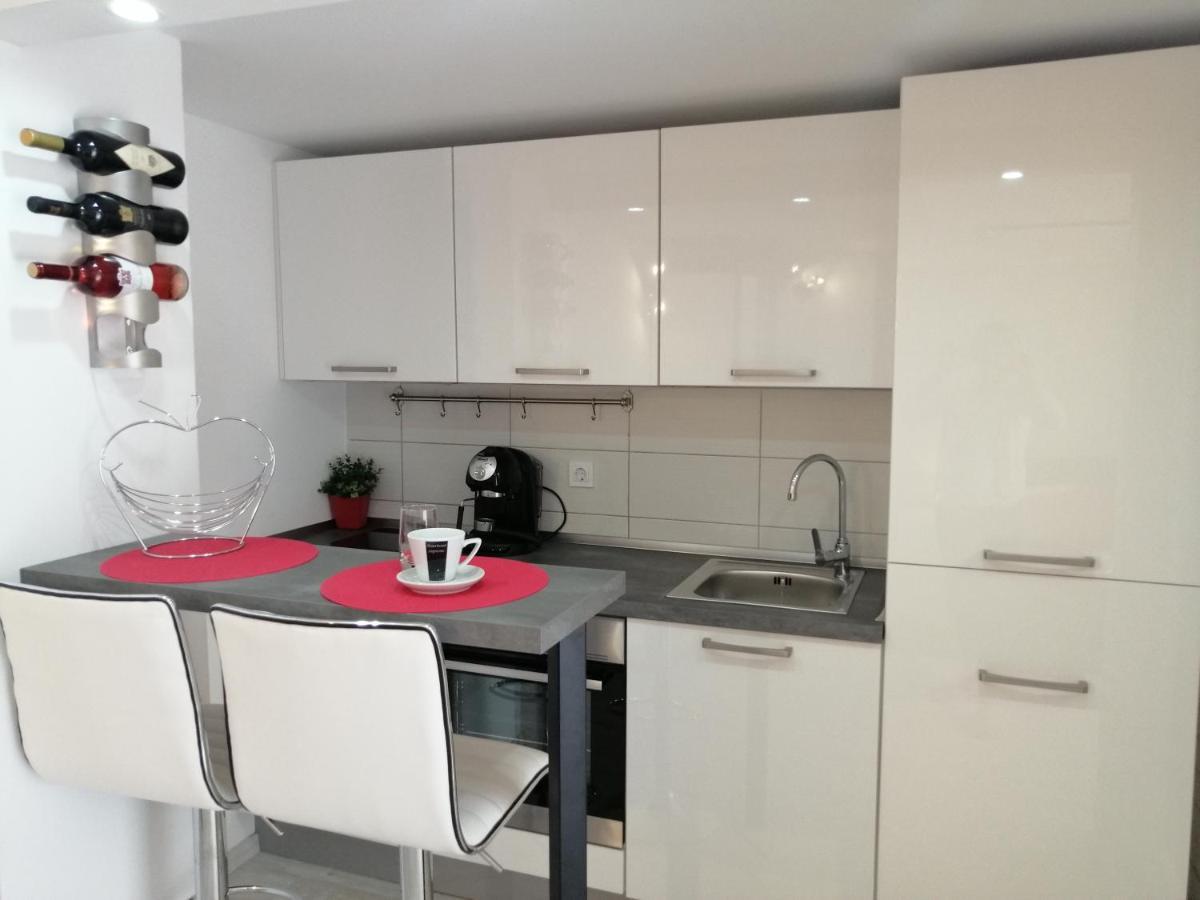 App Noel Apartment ลูซิยา ภายนอก รูปภาพ